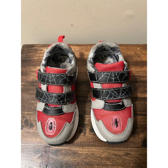 Marvel Spider-Man Size 12 Light Up Sneakers with Hook & Loop Closure - Picture 3 of 12